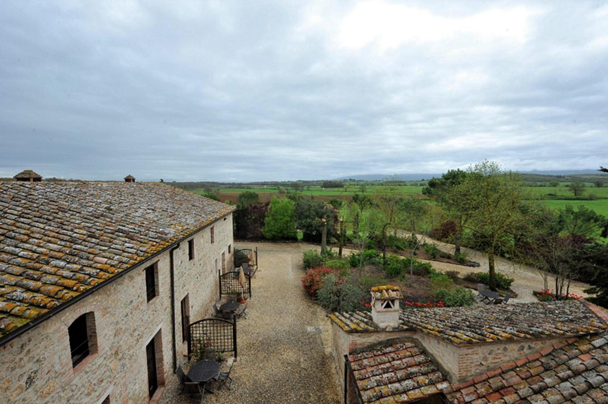 Villa Fattoria Agriturismo Nerbona à Casole dʼElsa Extérieur photo